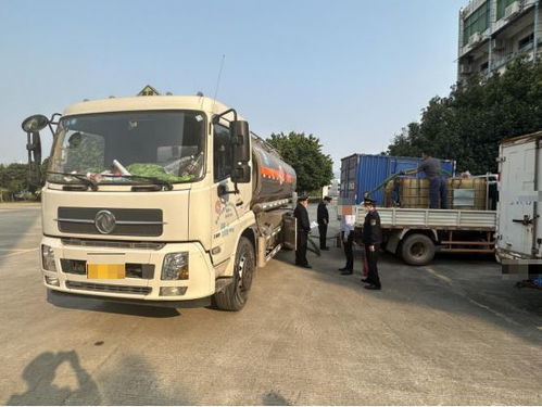 肇庆一司机半路购油遇执法，道路货物运输安全引关注
